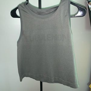 LULULEMON BREEZE BY MUSCLE CROP TANK- SIZE 6
